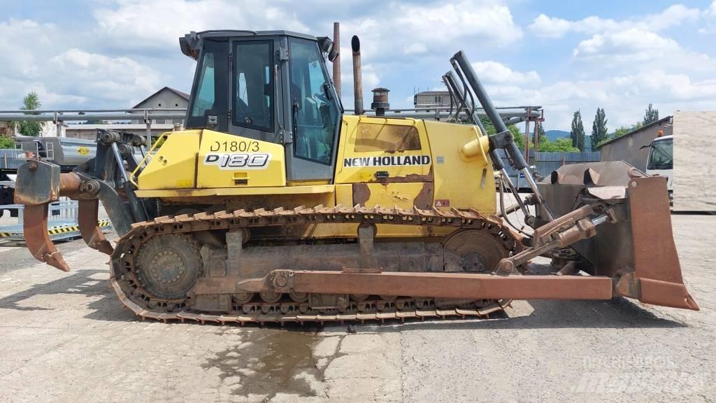 New Holland D 180 Pásové dozery