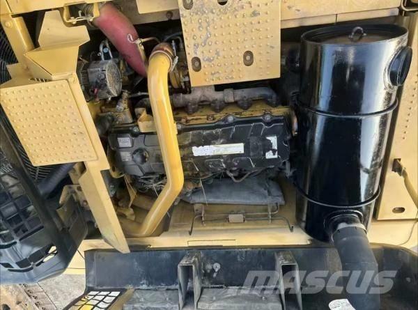 CAT 330 D Pásová rýpadla