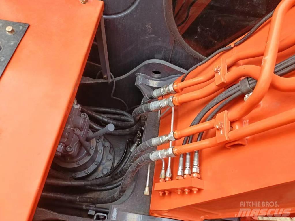Hitachi ZX120-6 Pásová rýpadla
