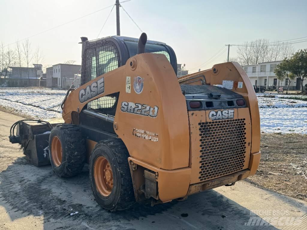CASE SR220 Smykem řízené nakladače