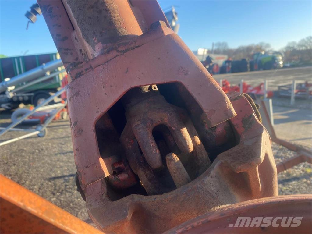 Kuhn Wender Obraceče a shrabovače sena