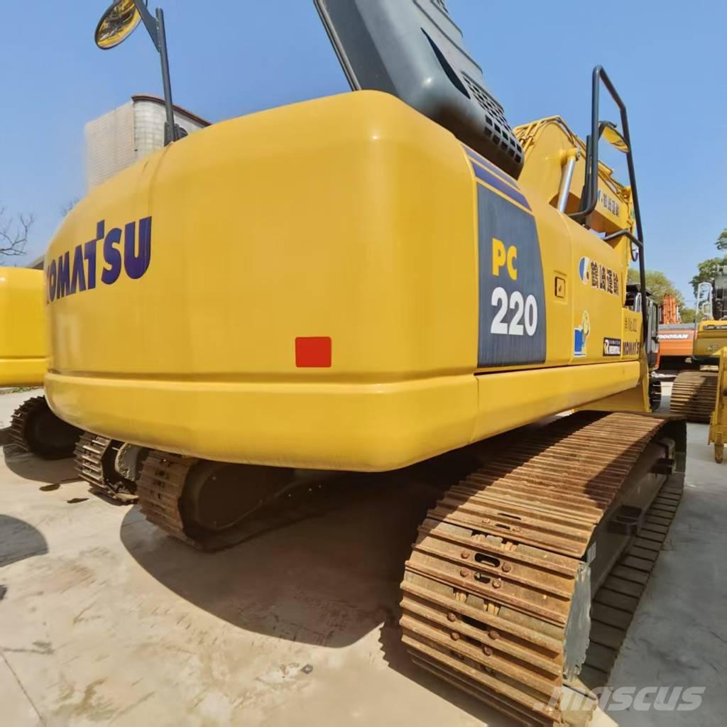 Komatsu PC 220 Pásová rýpadla