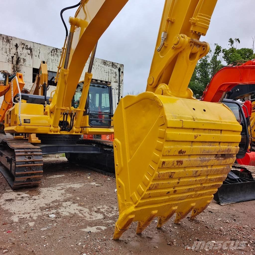 Komatsu PC 450 Pásová rýpadla