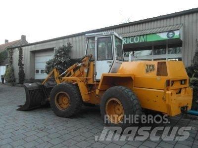 JCB 420 Kolové nakladače