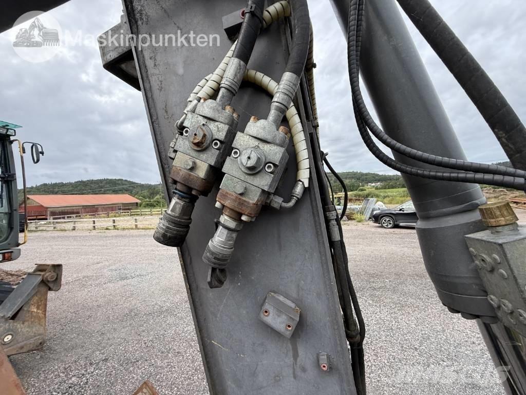 Volvo EW 140 C Kolová rýpadla