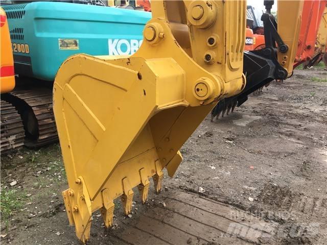 Komatsu PC 200-8 Pásová rýpadla