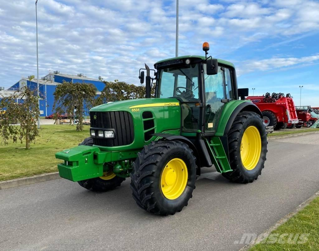 John Deere 6534 Traktory