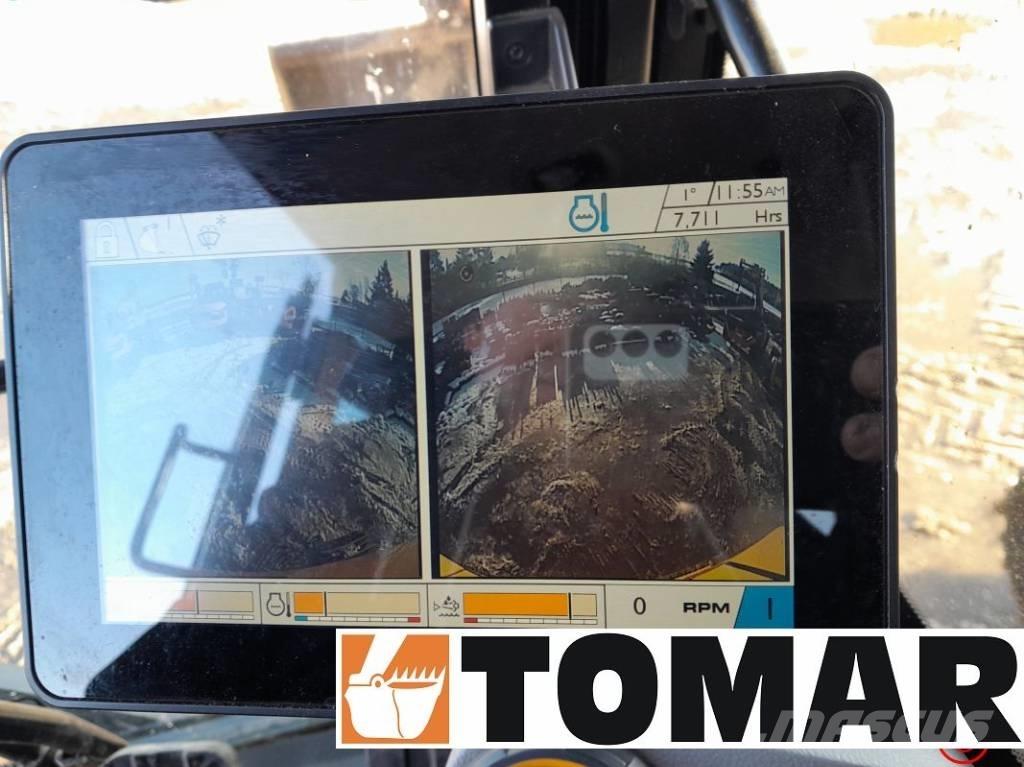 JCB 245 XR Pásová rýpadla