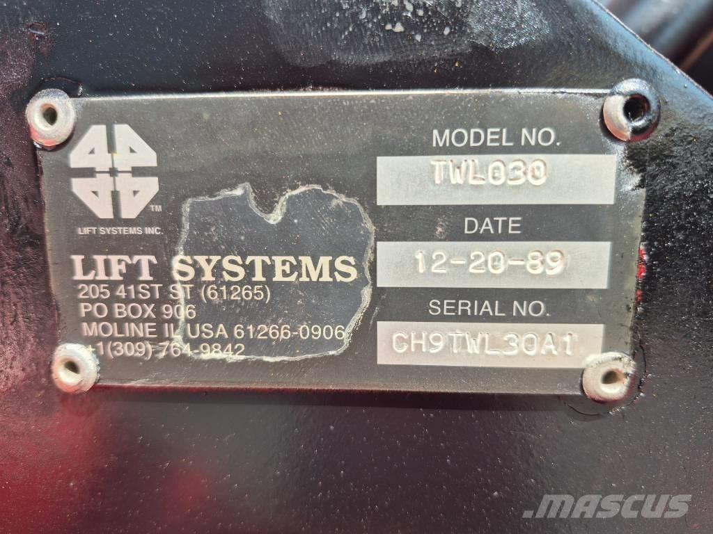  Lift Systems TWL030 Univerzální terénní jeřáby