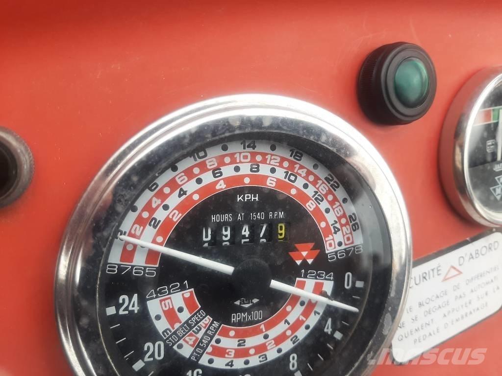 Massey Ferguson 158 Traktory