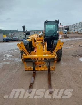 JCB 540-140 Teleskopické manipulátory