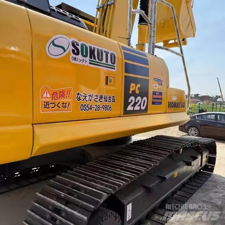 Komatsu PC220-8 Pásová rýpadla