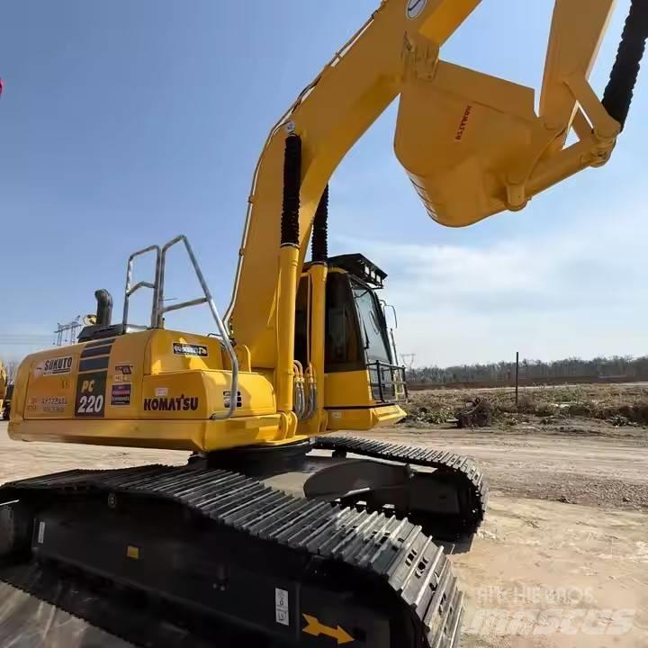 Komatsu PC220-8 Pásová rýpadla