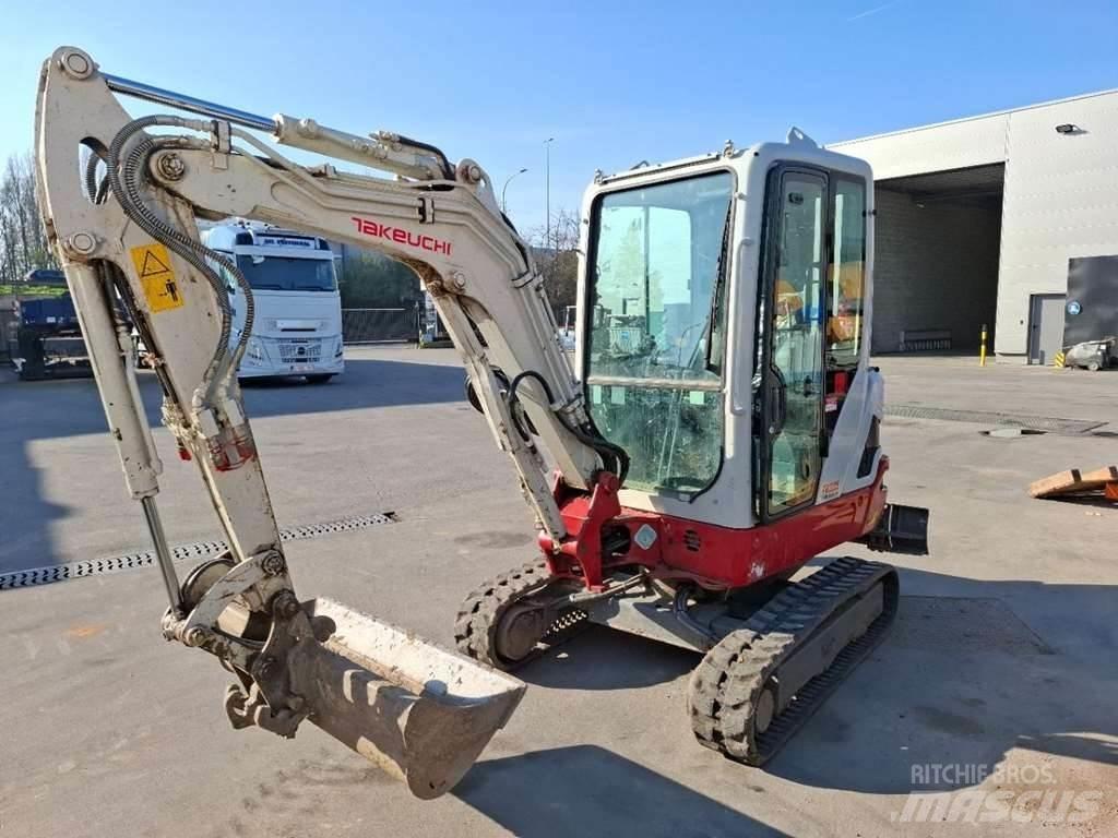 Takeuchi TB225LSA Mini rýpadla < 7t