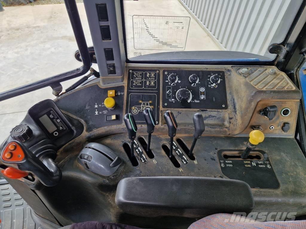 New Holland TM 150 Traktory