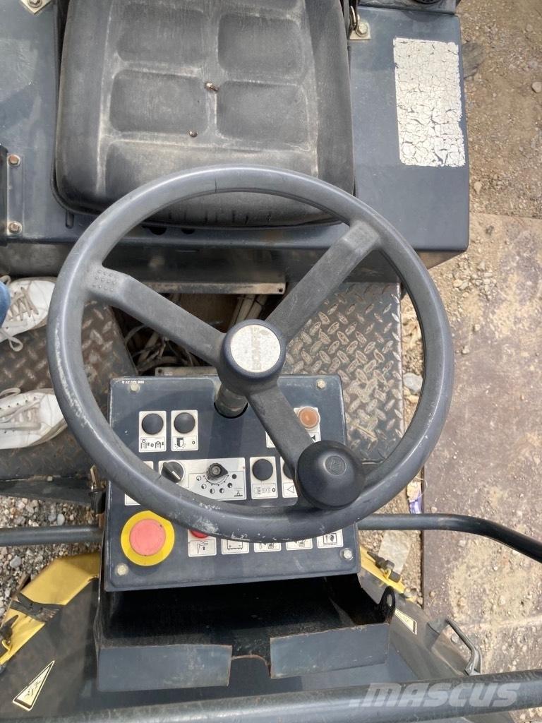 Bomag BW 100 AD-3 Tandemové válce