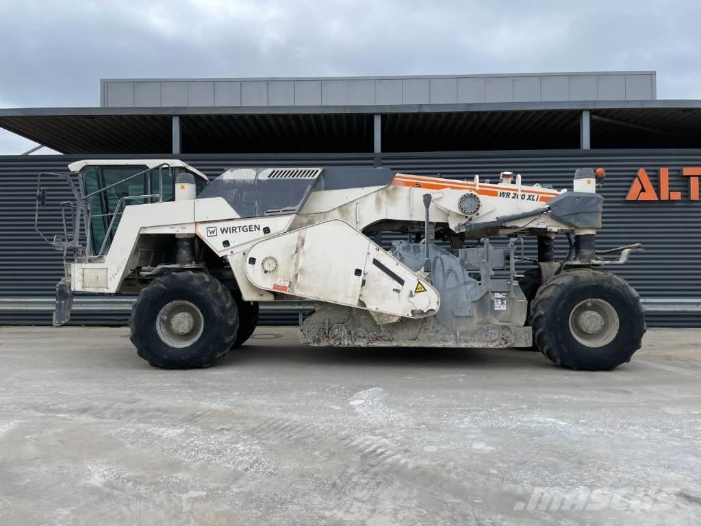 Wirtgen WR 200 XLI Recyklátory asfaltu