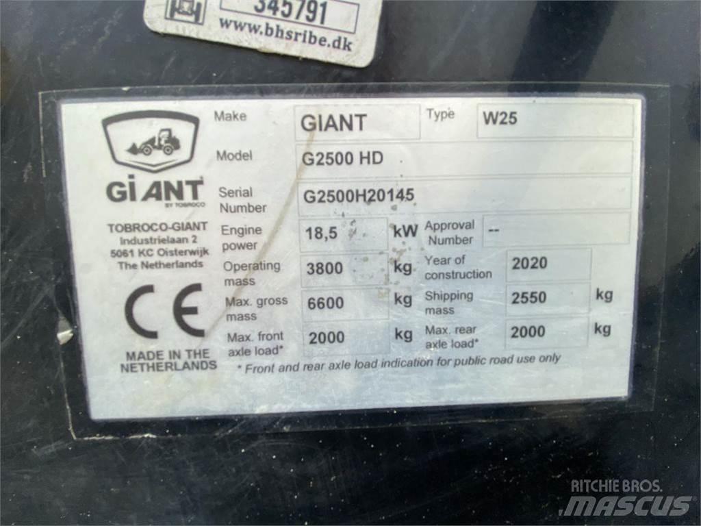 GiANT G2500HD Víceúčelové nakladače