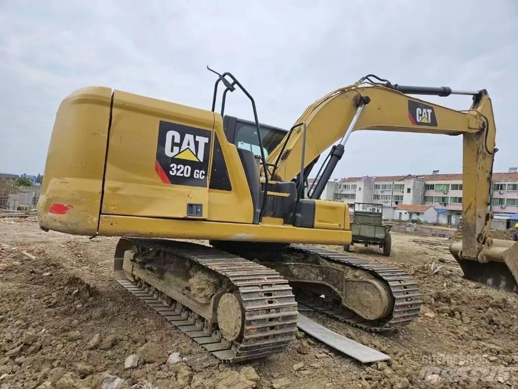 CAT 320 GC Midi rýpadla 7t - 12t