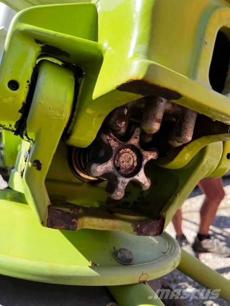 CLAAS Volto 900 T Obraceče a shrabovače sena