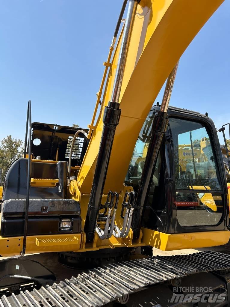 CAT 323 D Pásová rýpadla