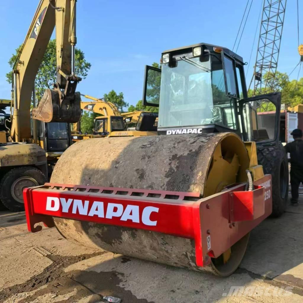 Dynapac CA 25 D Tahačové válce