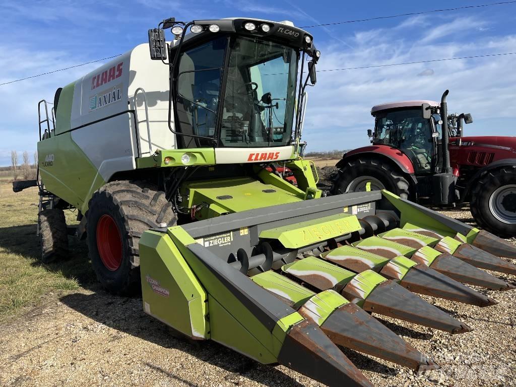 CLAAS Tucano 440 Sklízecí mlátičky