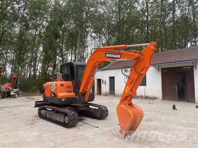Doosan dx60 Pásová rýpadla