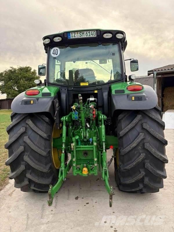 John Deere 6140R Traktory
