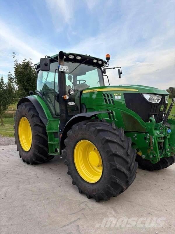 John Deere 6140R Traktory