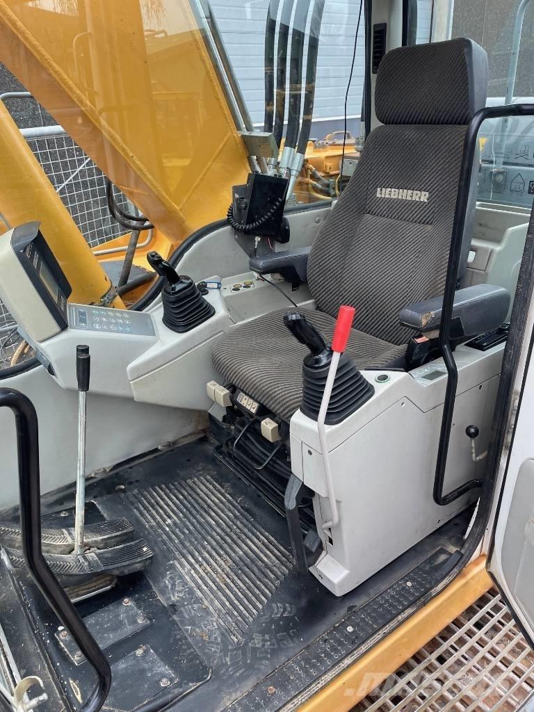 Liebherr R914 Pásová rýpadla
