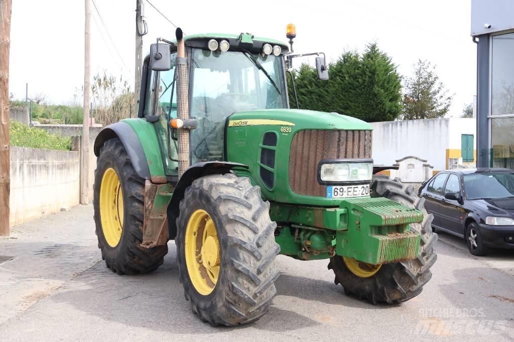 John Deere 6830 Traktory