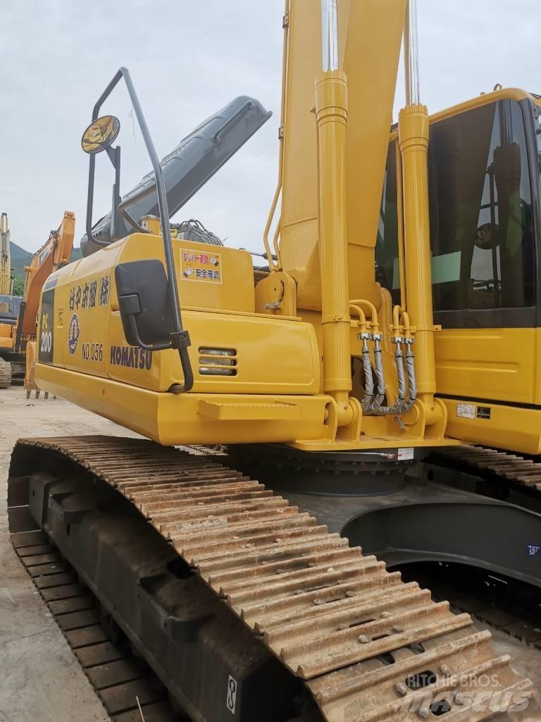 Komatsu PC 200 LC-8 Pásová rýpadla