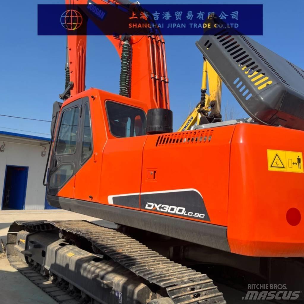 Doosan DX 300 Pásová rýpadla
