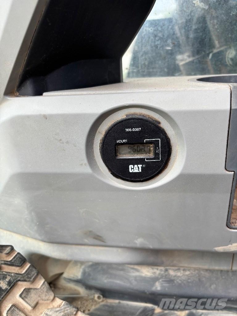 CAT 320 EL RR Pásová rýpadla