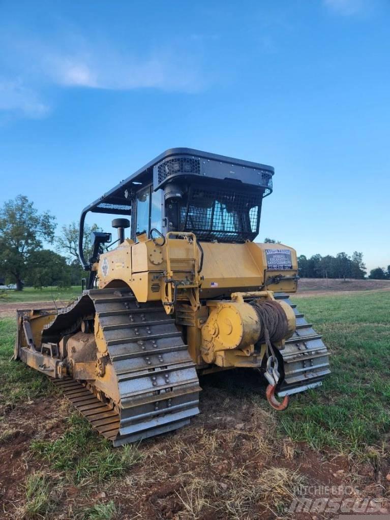 CAT D 6 Pásové dozery