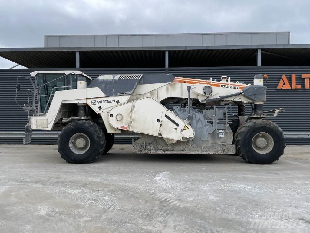 Wirtgen WR 200 XLI Recyklátory asfaltu