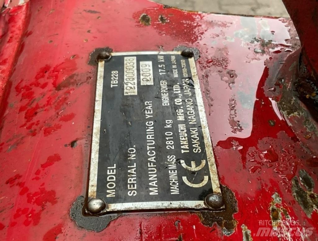 Takeuchi TB228 Mini rýpadla < 7t