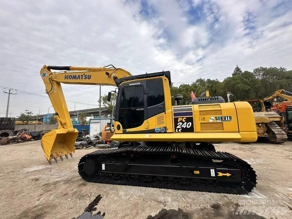Komatsu PC 240 Pásová rýpadla