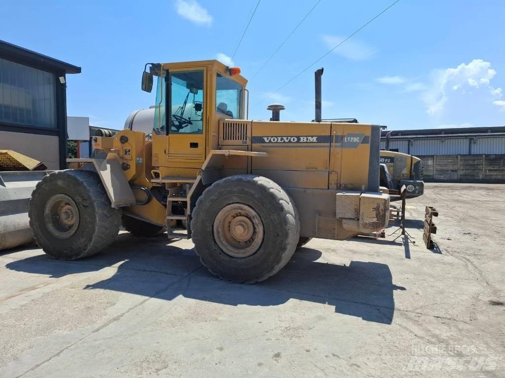 Volvo L 120 C Kolové nakladače
