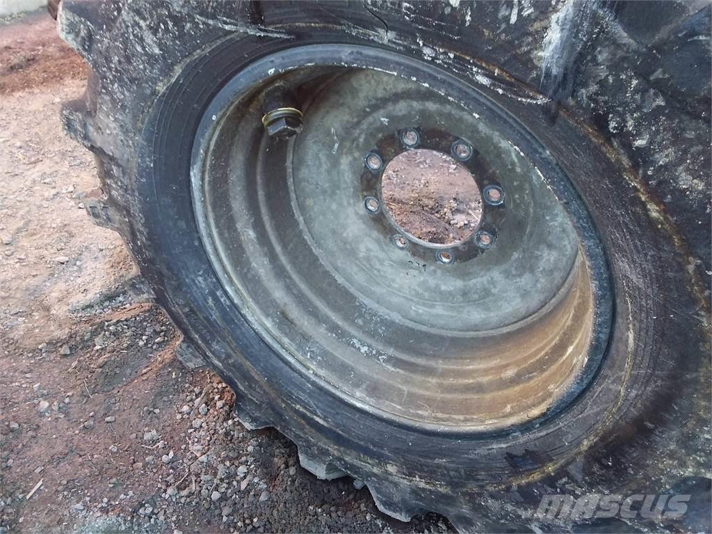  Okänt Sampo 20x28 Pneumatiky, kola a ráfky