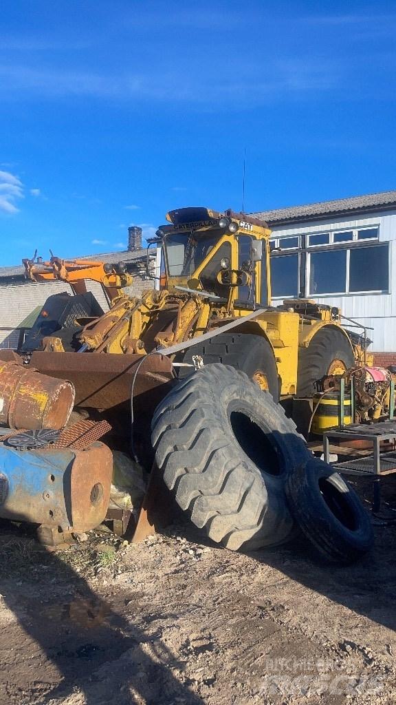 CAT 988 Kolové nakladače