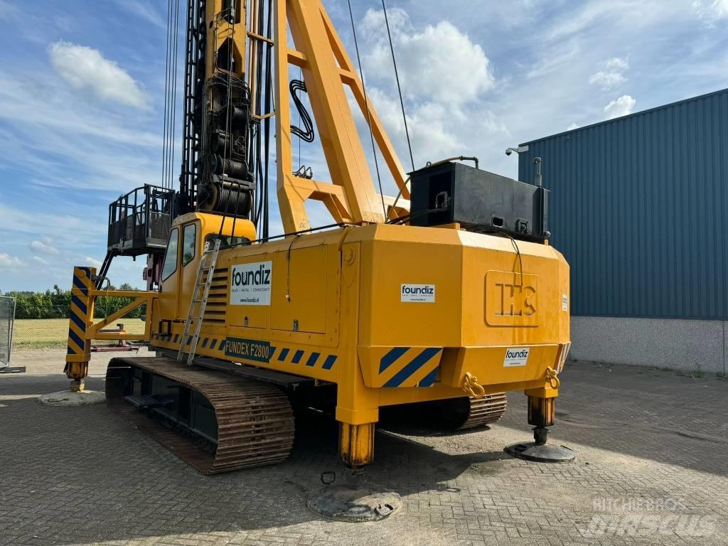  Fundex F2800 Pilířové jeřáby