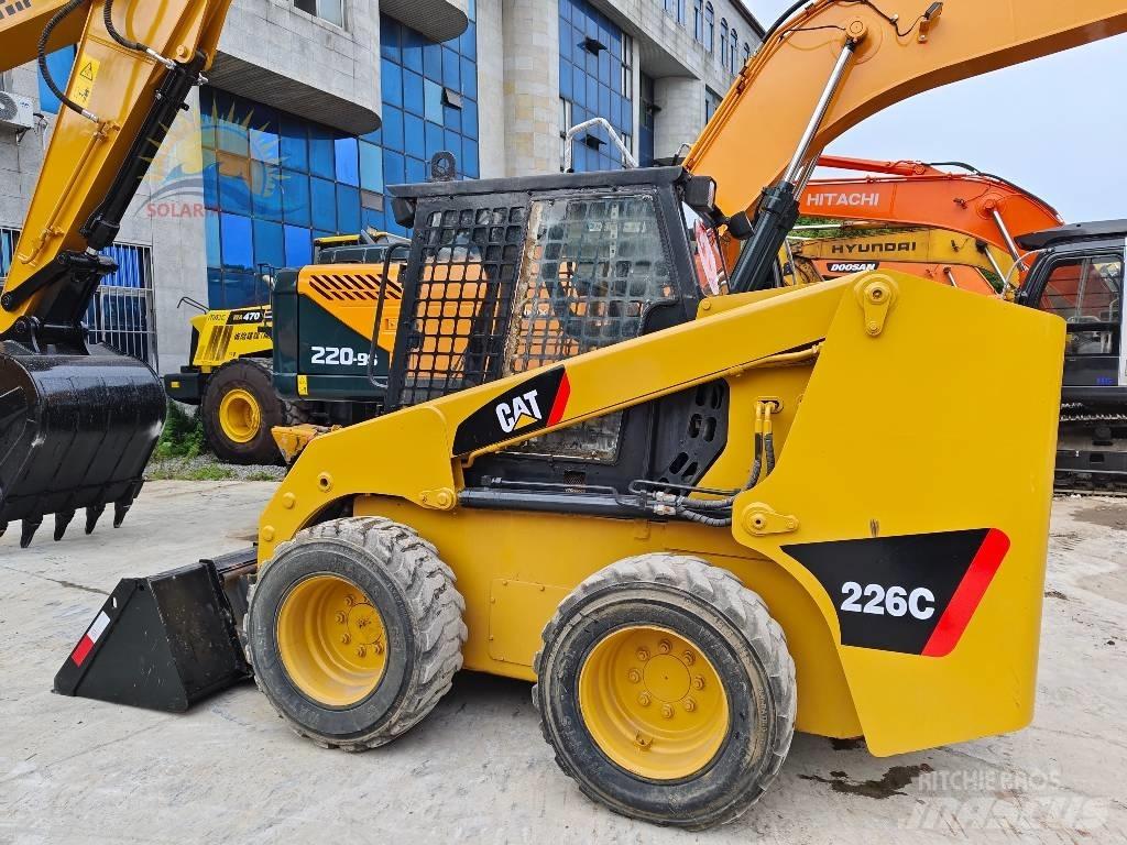 CAT 226c Smykem řízené nakladače
