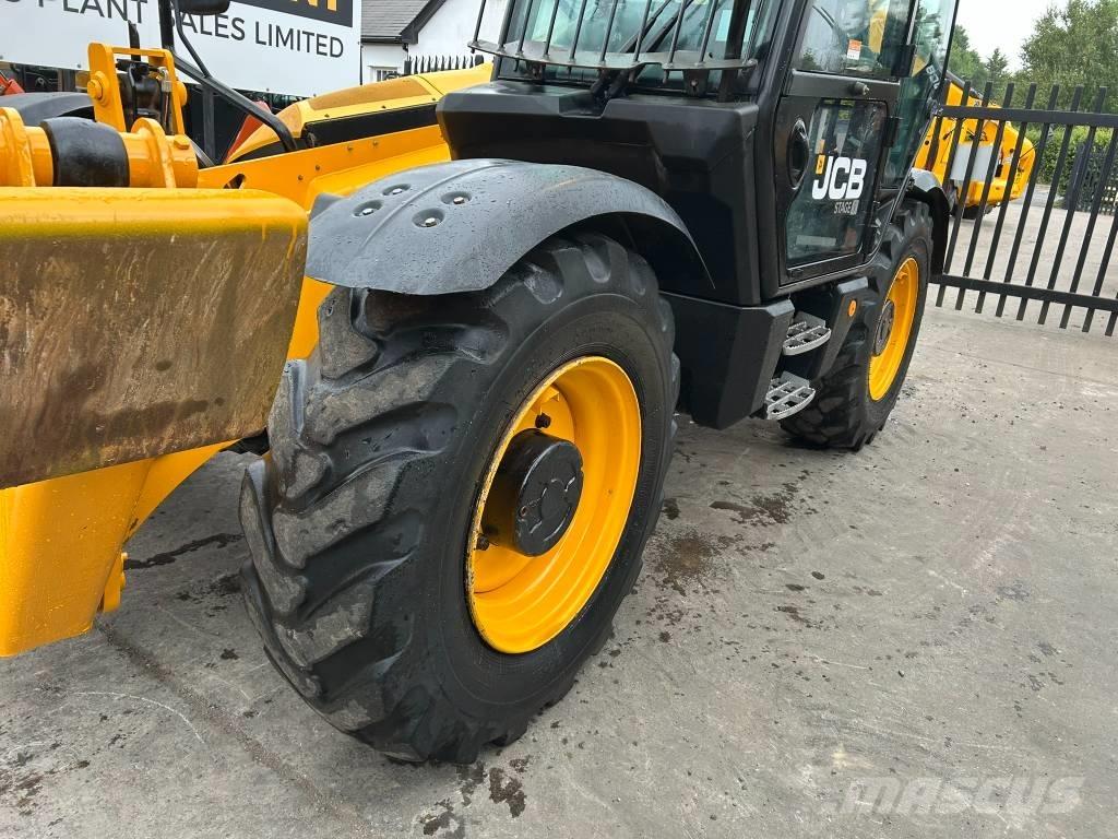 JCB 540-140 Teleskopické manipulátory