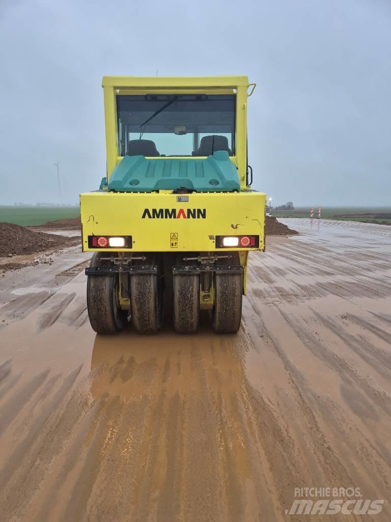Ammann ART 240 Pneumatikové válce