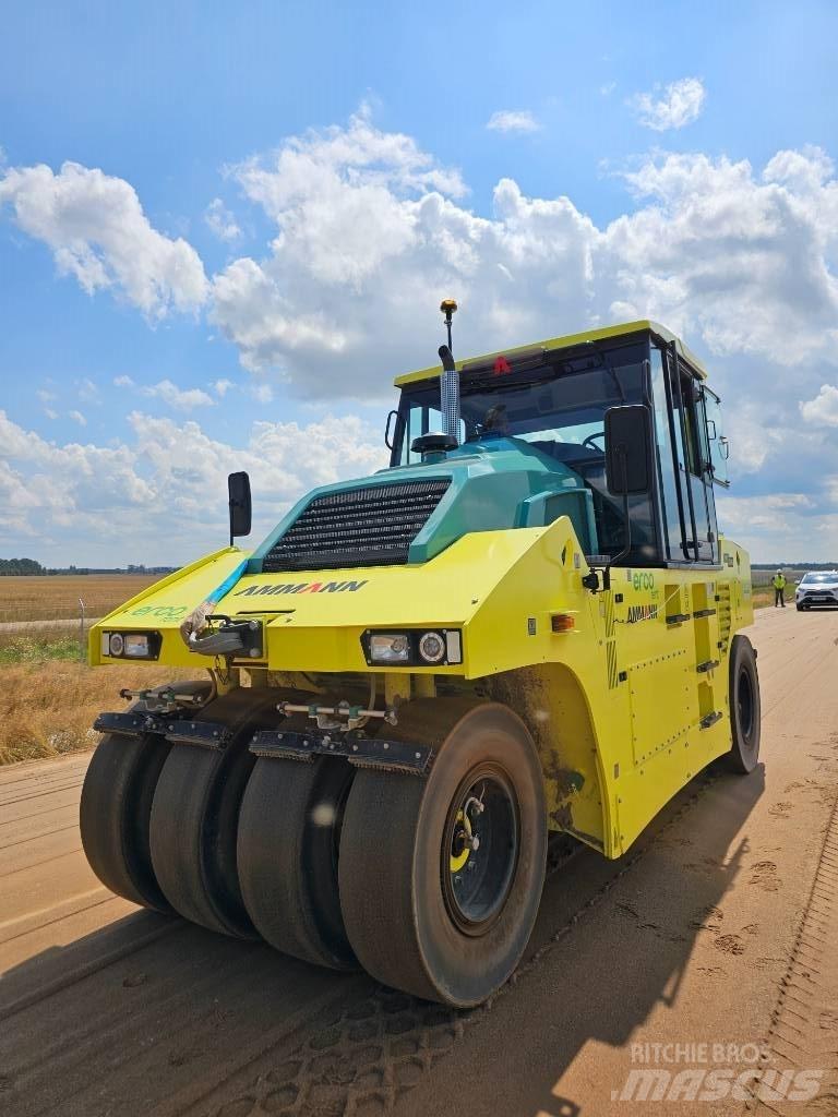 Ammann ART 240 Pneumatikové válce