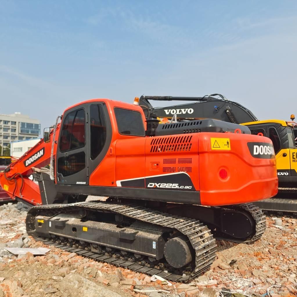 Doosan DX225LC-9C Pásová rýpadla