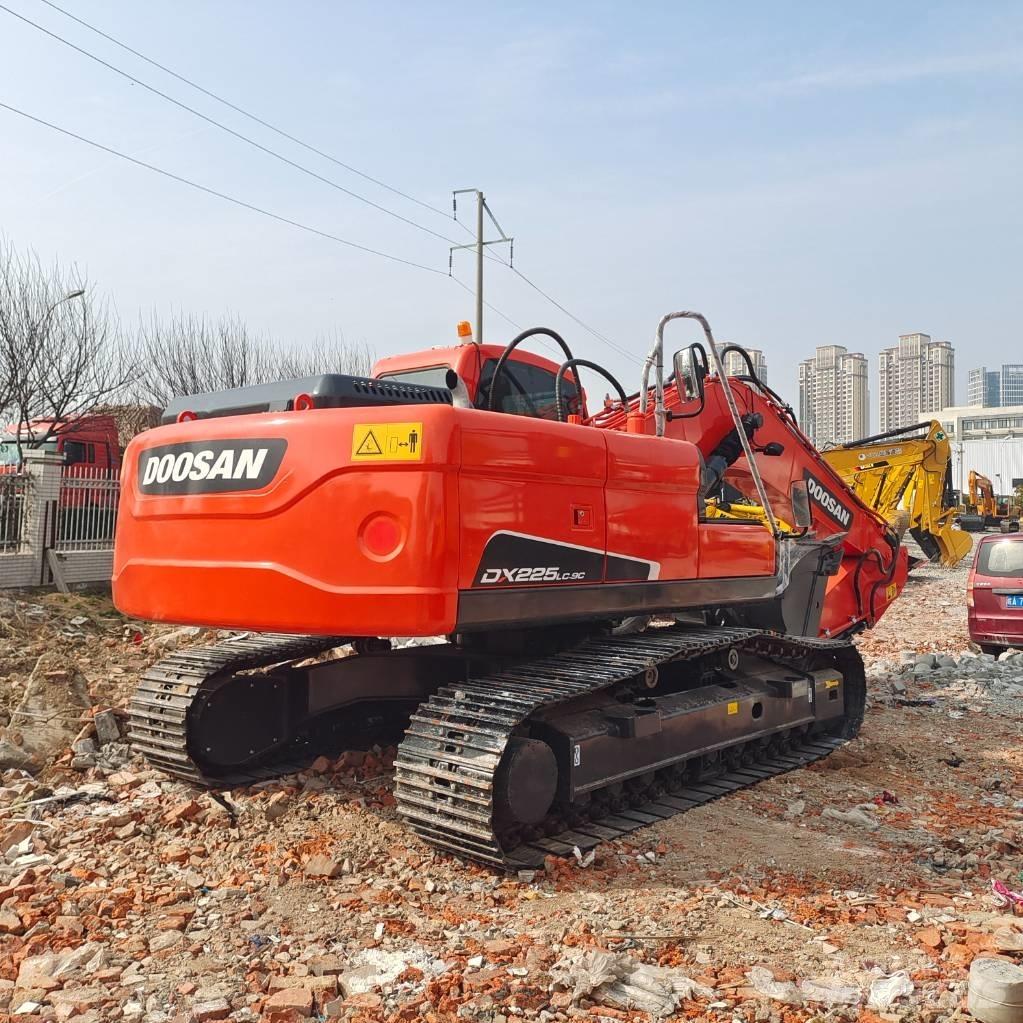 Doosan DX225LC-9C Pásová rýpadla