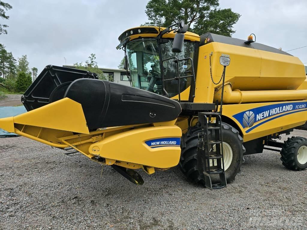 New Holland TC 4.90 Sklízecí mlátičky